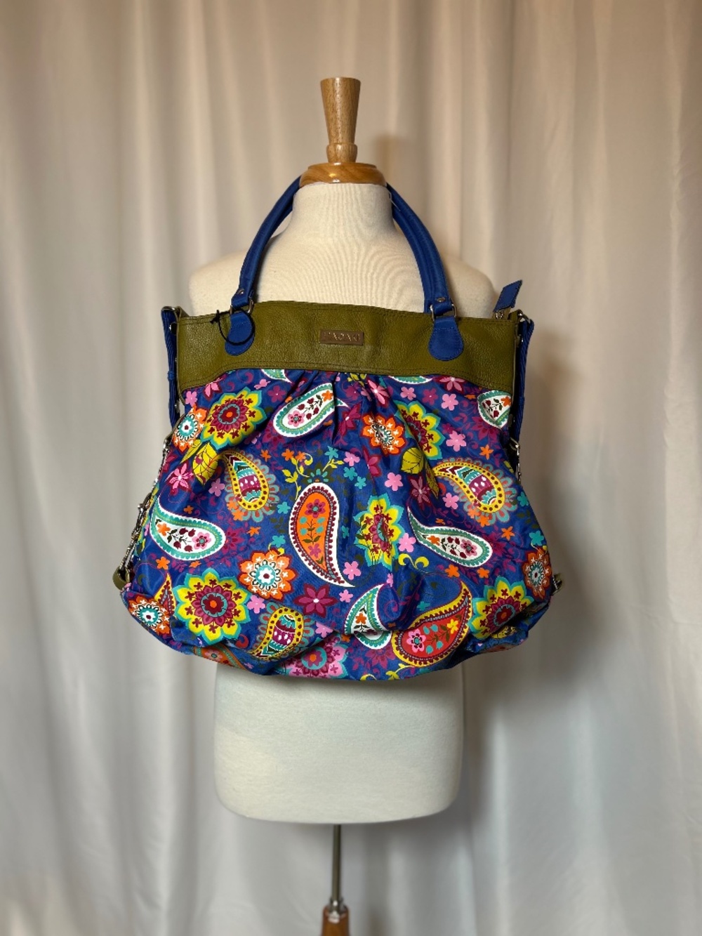 HADAKI TOTE AROUND BAG WITH VIBRANT MULTICOLORED PAISLEY PRINT